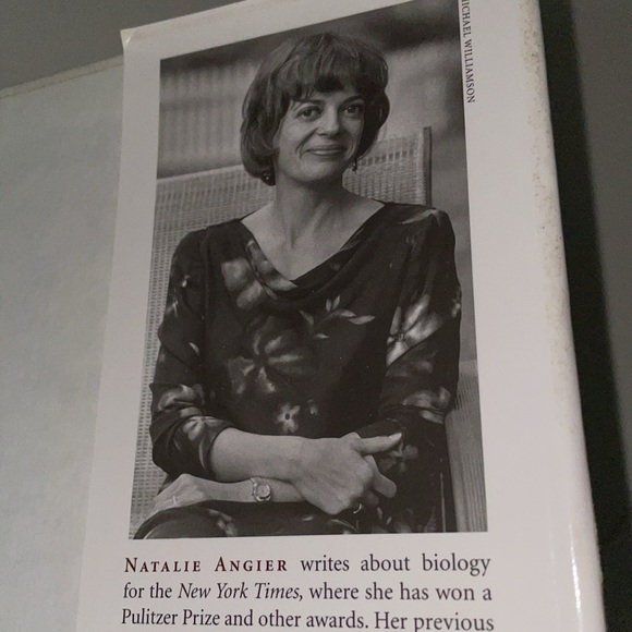 Hardcover Book Woman an Intimate Geography author Natalie Angier - Picture 4 of 9